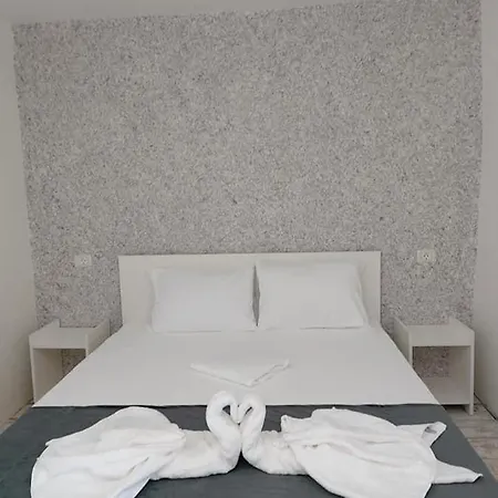Guest house Klara Central *